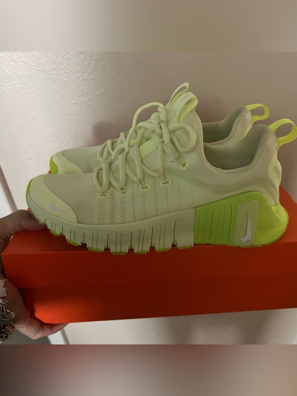 Nike free Metcon 6 barely volt women’s 8.5